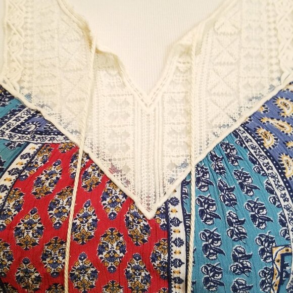 No Boundaries tank top with embroidery Large - Picture 2 of 3